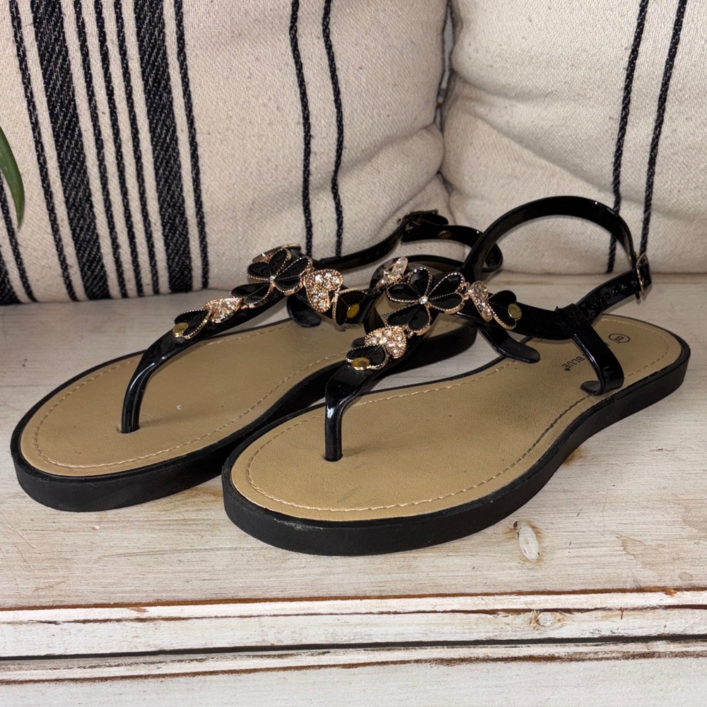 NWOT Ashley Black & Gold Floral Thong Sandals Size 9
